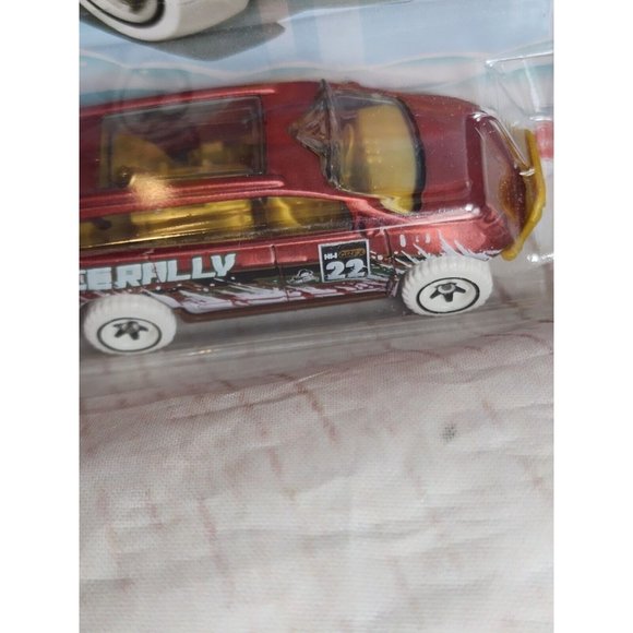 Chrysler Pacifica - Hot Wheels Holiday Mix 2022 - 1/5 Ice Rally Mattel Die-cast - Picture 8 of 16